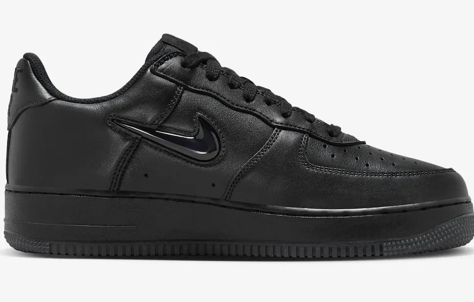 Tênis Nike Air Force 1 Black Jewel